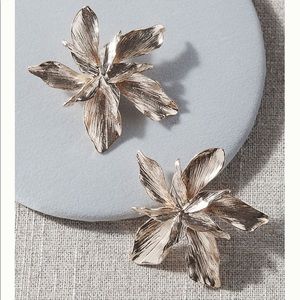 gold flower earrings